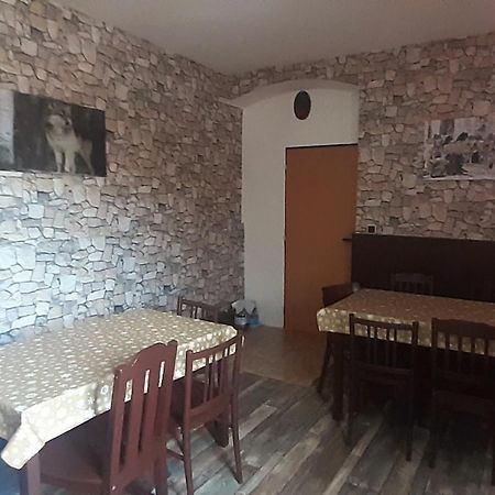 Готель Penzion U Draci Skaly Svojse Екстер'єр фото