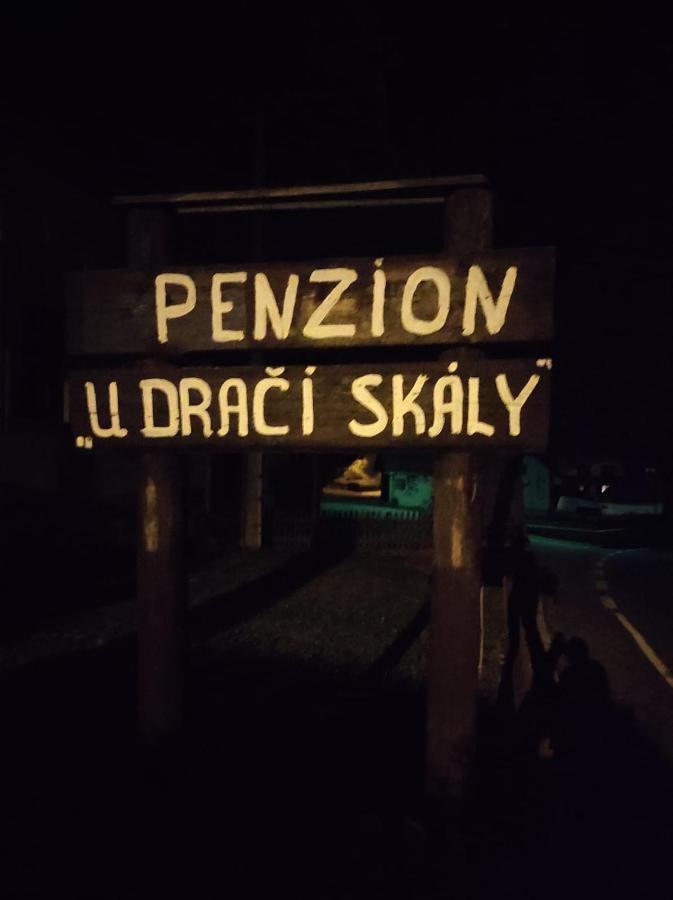 Готель Penzion U Draci Skaly Svojse Екстер'єр фото